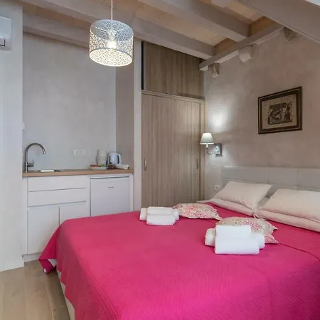 Old Town Marko Apartment *