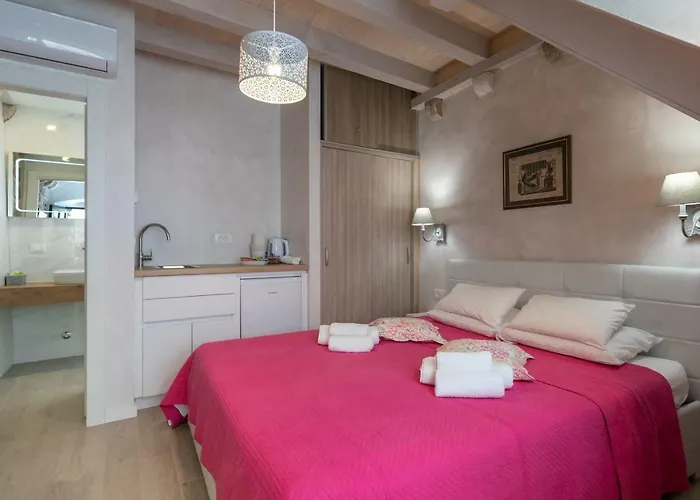 Old Town Marko Apartment *
